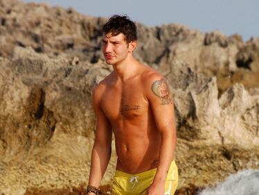 Belen Rodriguez e Stefano De Martino a Formentera 9
