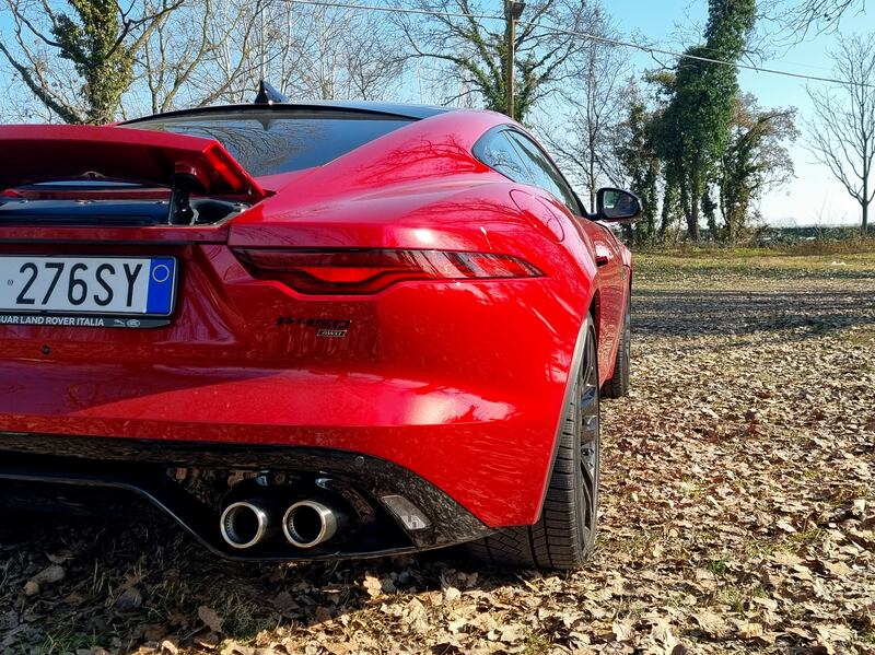Jaguar F-Type 75 P450, le foto di un gioiello in via di estinzione 11