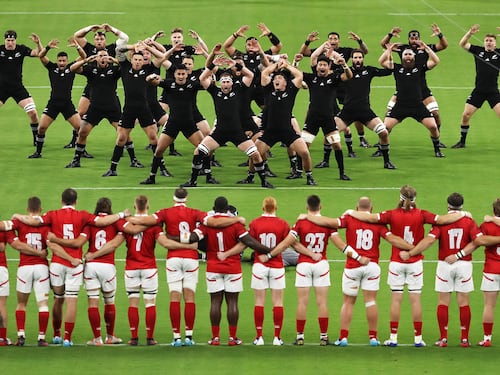 A Torino gli All Blacks a ritmo dell'haka del maori "italiano"