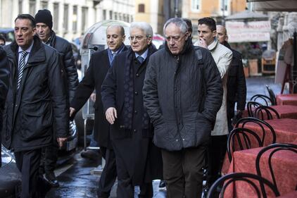 La prima passeggiata da presidente 3