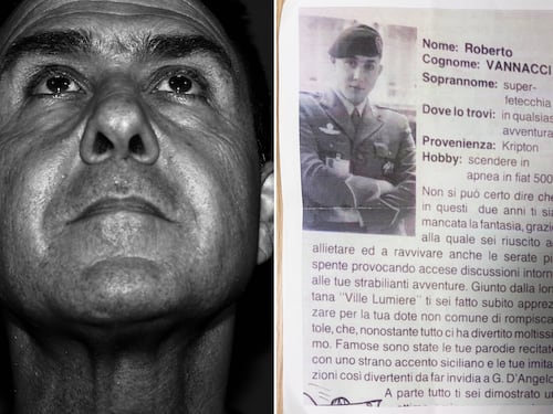 Il generale attacca chi indaga sui suoi conti. Ma alle carte non risponde