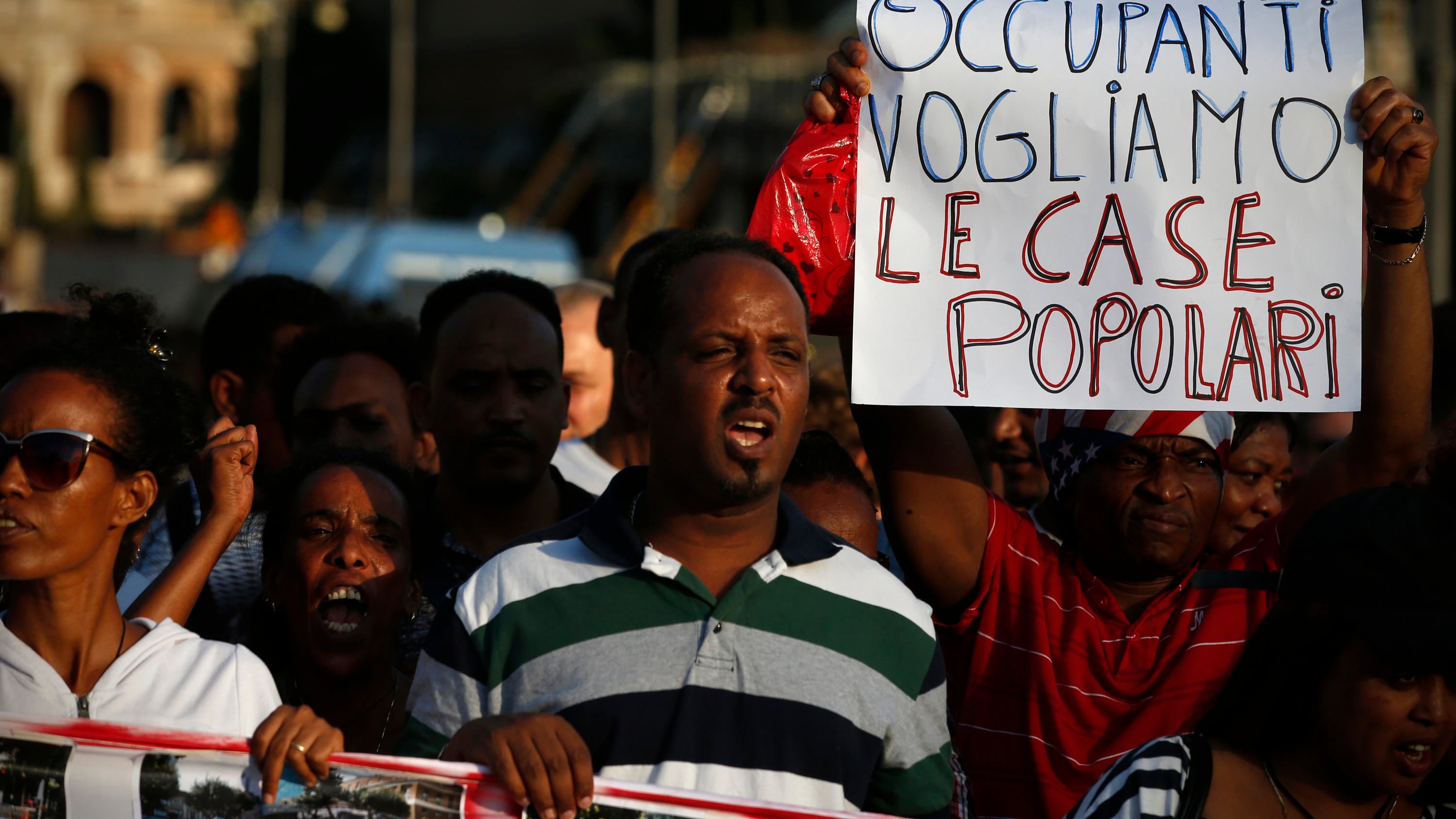 Case cantoniere requisite per i profughi Il Trentino in rivolta contro l'accoglienza