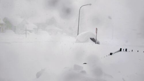 Usa, Buffalo paralizzata da una tempesta di neve 6
