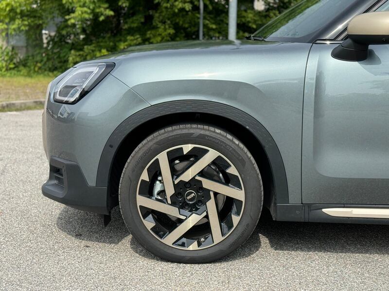 MINI Countryman SE ALL4: guarda la gallery del crossover elettrico da 313 CV 7