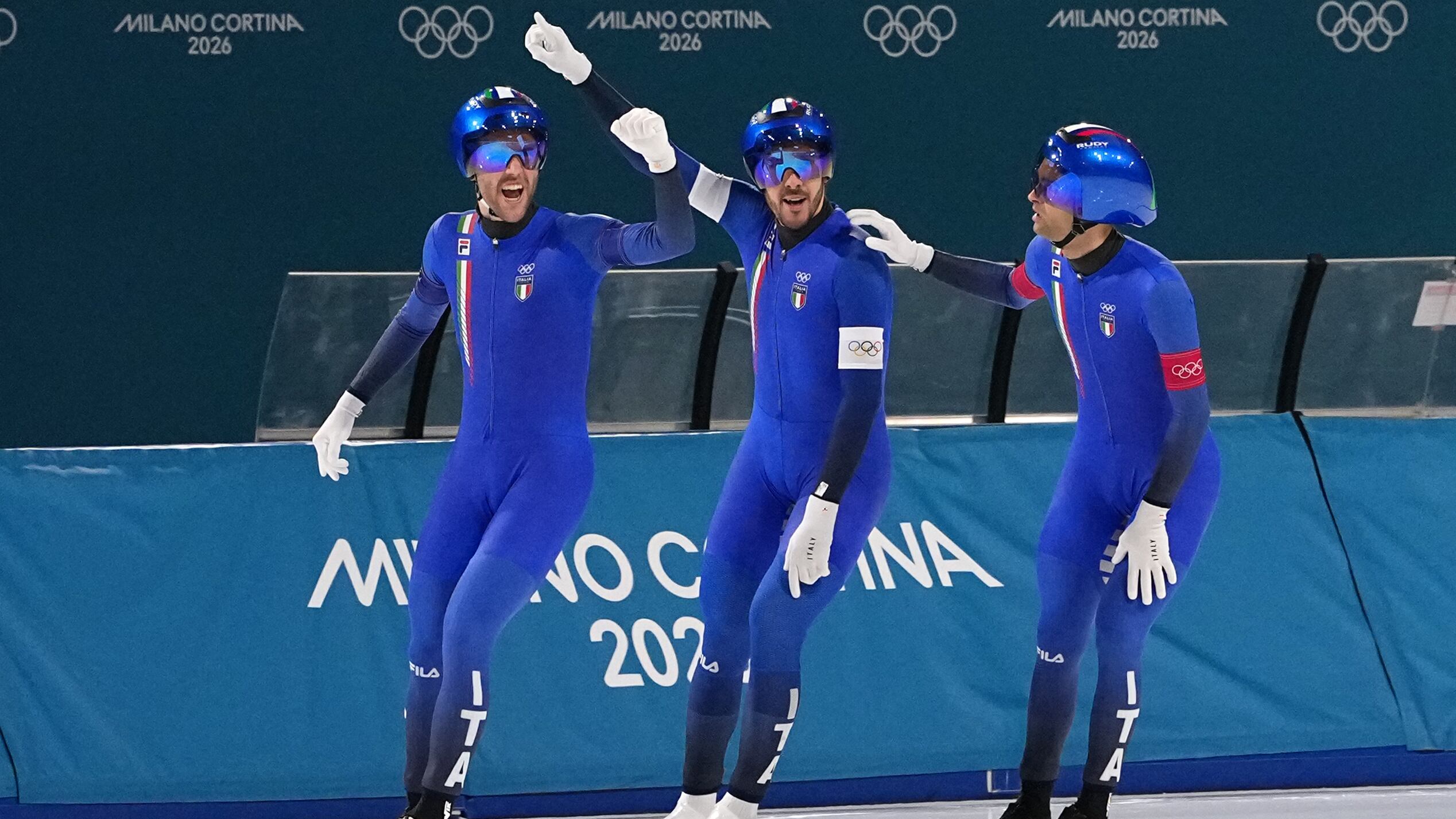 Olimpiadi, impresa super degli azzurri: è oro nell'inseguimento a squadre di pattinaggio