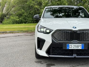 BMW iX2 xDrive 30: la gallery del nuovo suv elettrico sportivo 5