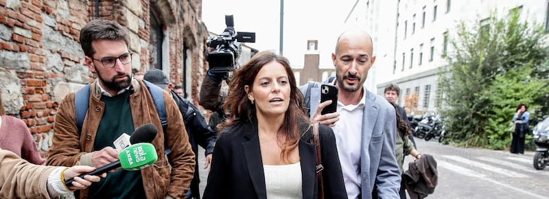Ilaria Salis, processo da rifare. Annullata la condanna per il licenziamento degli ex collaboratori