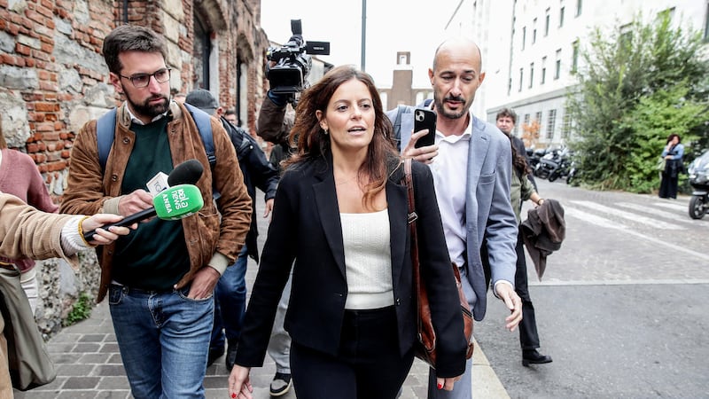 Ilaria Salis, annullata la condanna per il licenziamento degli ex collaboratori. “Contro di me una macchina del fango”