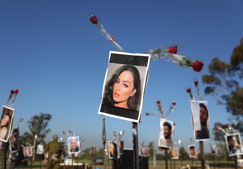 I volti delle vittime del 7 ottobre. Ecco il memoriale in loro memoria 8
