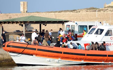 Lampedusa,sbarcano altri 166 clandestini 9