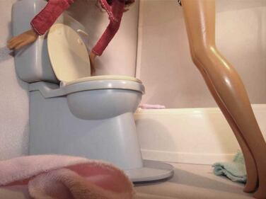 Quando c'è anche Barbie tra le vittime di violenza sulle donne 4