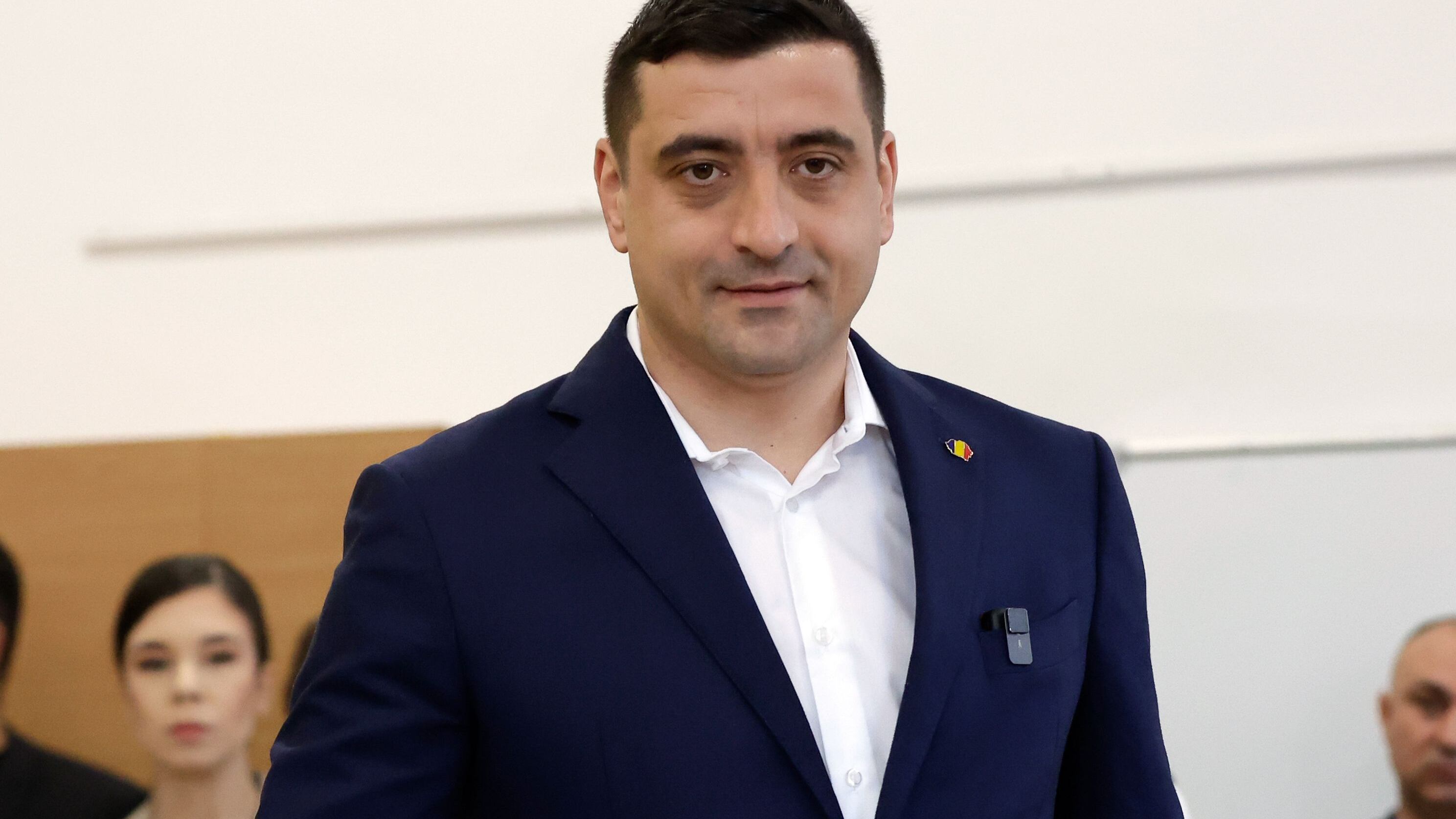Caos Romania, lascia anche il premier