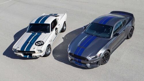 Ford Mustang, guarda le foto di tutte le generazioni 2