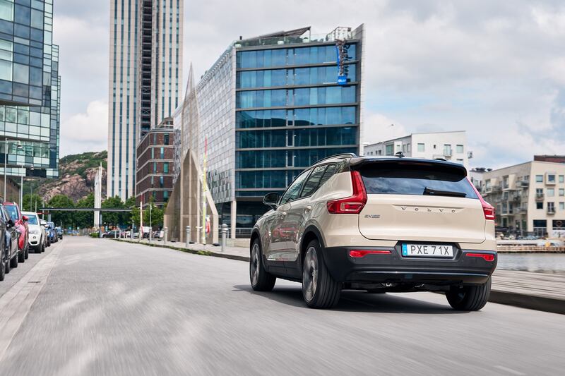 Volvo EX40, primo contatto: guarda la gallery 14