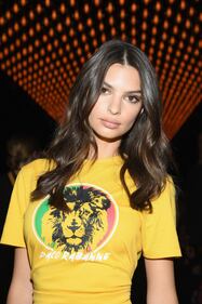Emily Ratajkowski, scatto malizioso per i fan 3