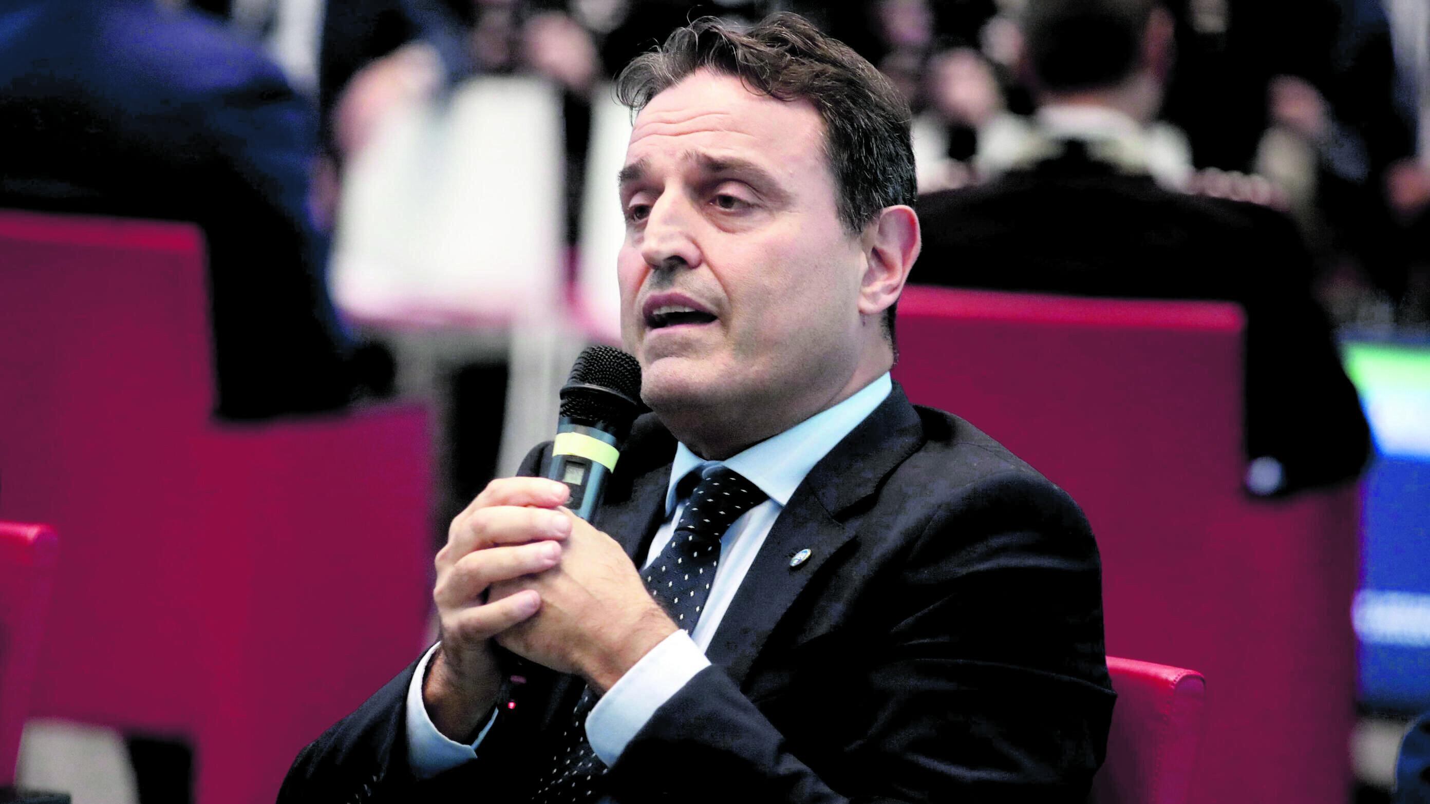 Il presidente Zappi inibito: decapitato il settore arbitri. Ora la palla passa a Gravina