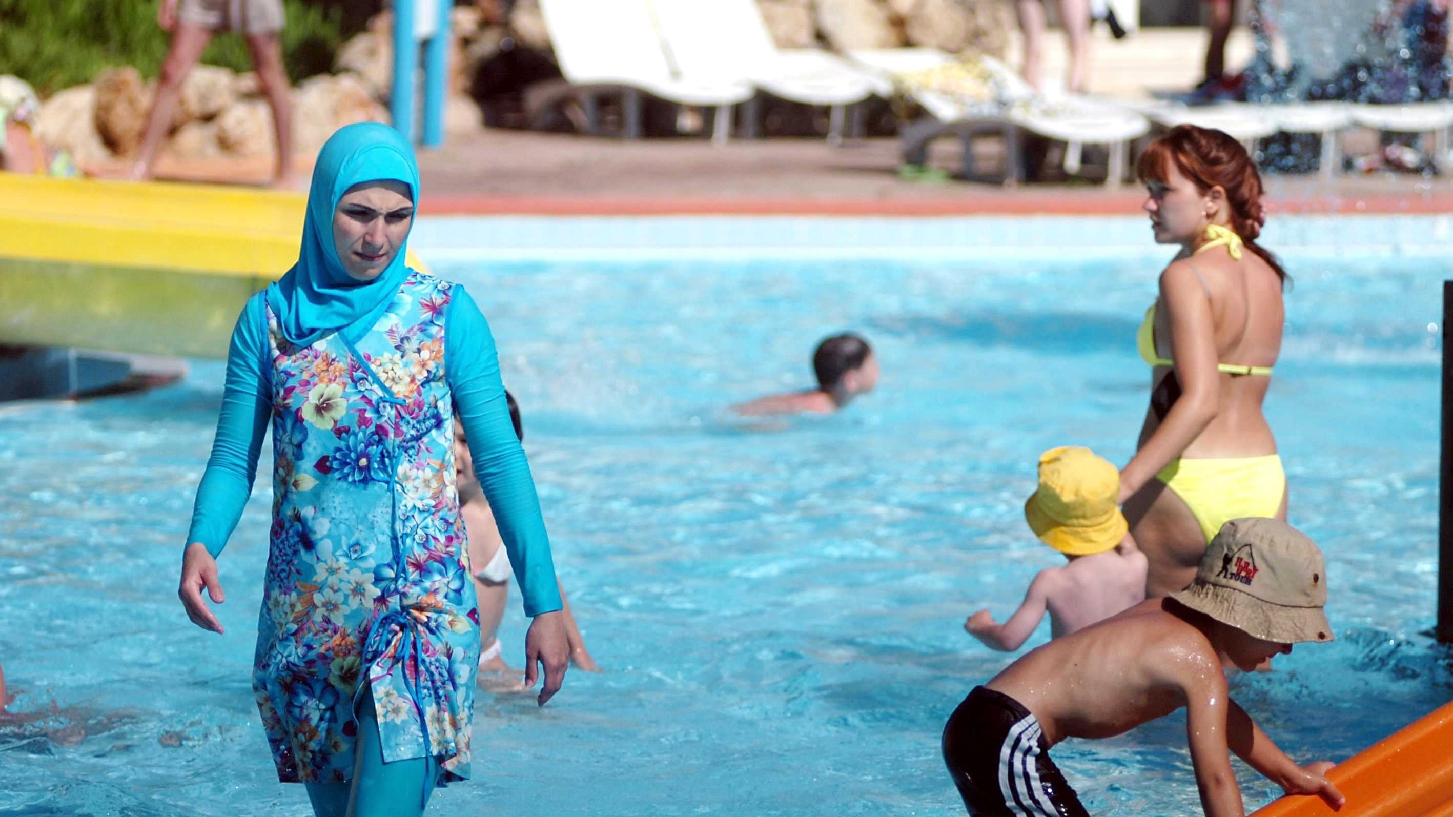 Piscina chiusa agli uomini Serve alle donne islamiche