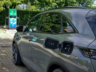 DS 7 E-Tense 4x4, da Milano a Cernobbio: guarda la gallery 17