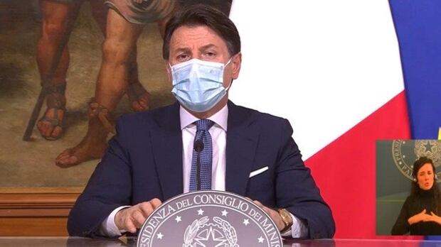 "Non entriamo nelle vostre case". Ma spunta la flagranza di reato