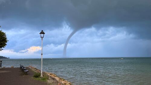 Tromba d'aria sul lago di Garda 5