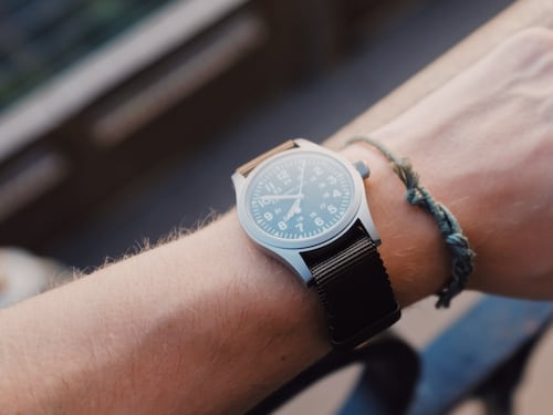 Orologi per lui a meno di 25 euro: 7 modelli imperdibili