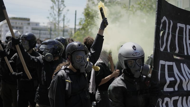 “Il pugno al poliziotto? Ero scosso per la morte del mio amico”. E l’anarchico non si scusa