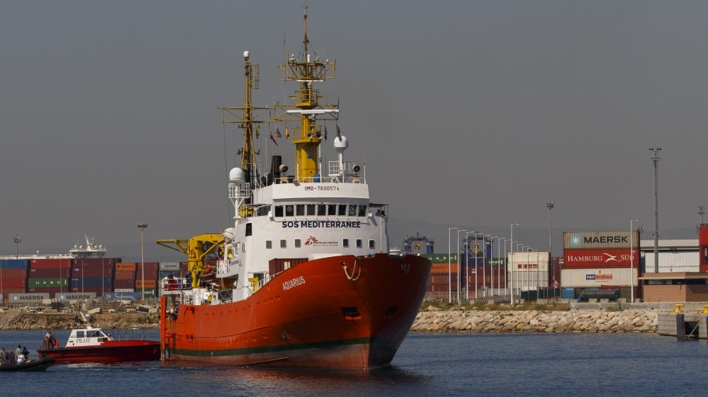 Aquarius si ritira. Salvini: "Era ora"