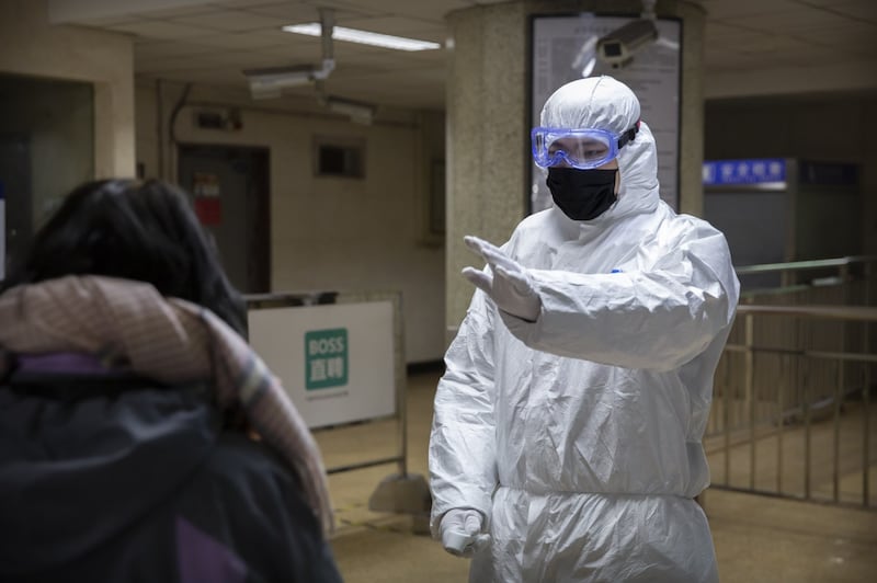 Cina. il nuovo coronavirus non si ferma: oltre 4500 contagi e 106 morti 2