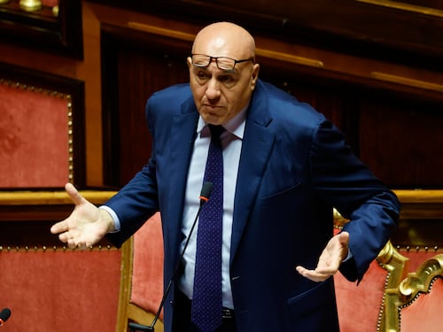 Militari a Milano, lezione di Crosetto alla sinistra: “Realtà mistificata: nessun super potere, chiediamo solo tutele”