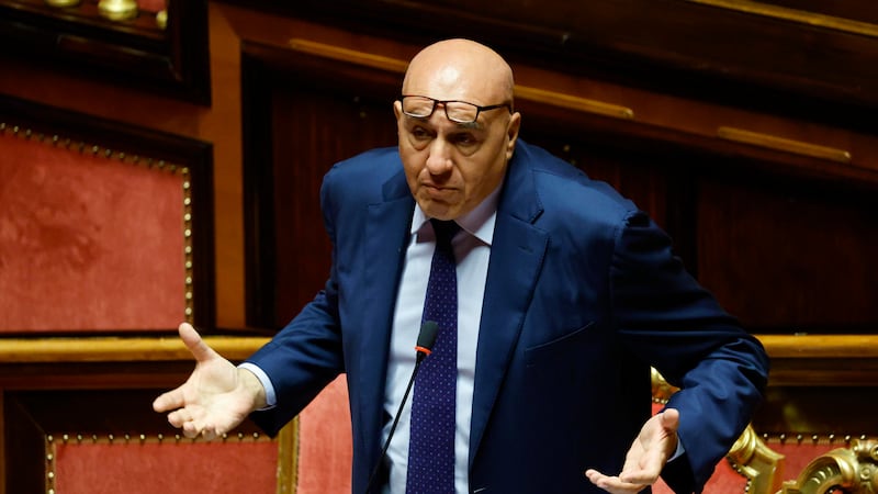 Militari a Milano, lezione di Crosetto alla sinistra: “Realtà mistificata: nessun super potere, chiediamo solo tutele”