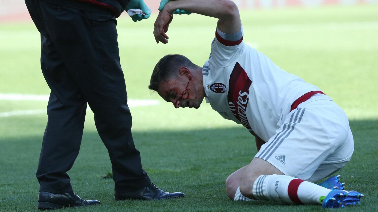 Allegri fa la spesa al Milan: De Sciglio e Montolivo nel mirino