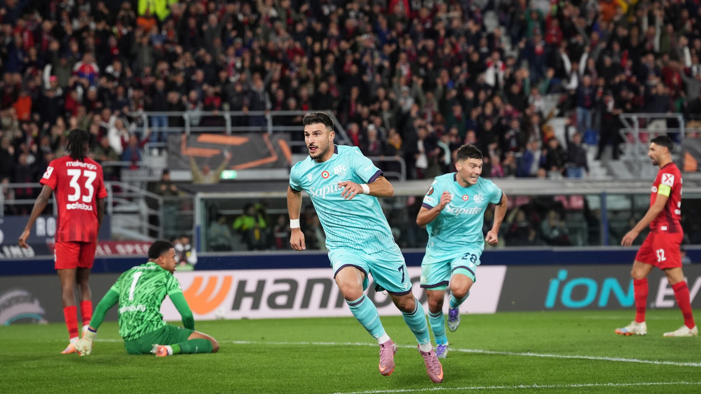 Europa League, pari per il Bologna contro il Friburgo: ai rossoblù non basta Orsolini