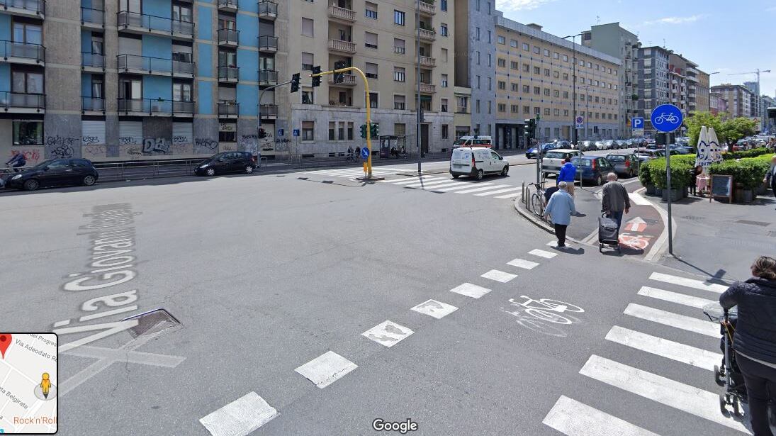 Bus frena in modo brusco: sette passeggeri a terra