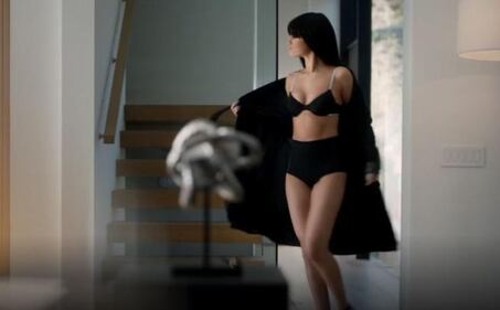 Selena Gomez sexy in "Hands to Myself" 3
