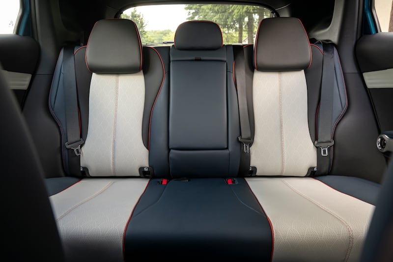 BYD Atto 3, guarda tutte le foto 10