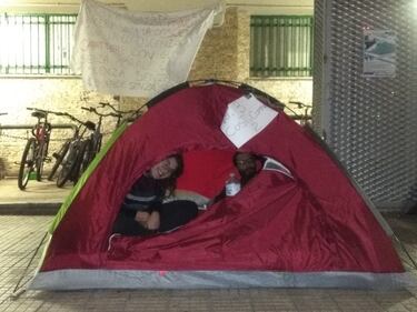 Idonei, ma senza un posto-letto: gli studenti montano le tende all'università 4