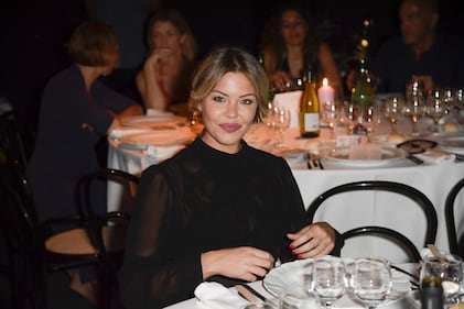 Costanza Caracciolo sexy a letto 26