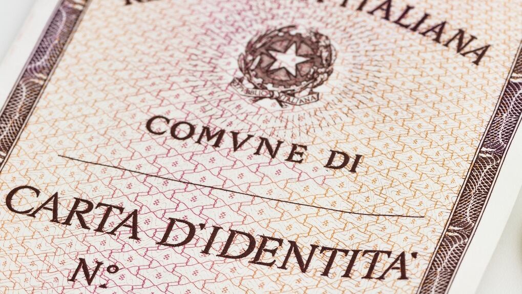 Documenti falsi per acquistare l'auto, sventata la truffa nel Napoletano