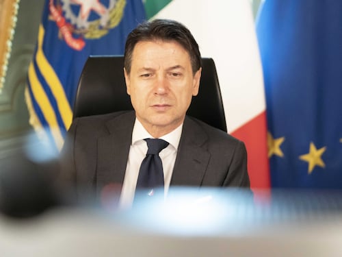 Conte promette il taglio Iva per coprire il suo flop assoluto