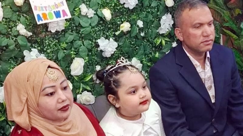 "Dovresti morire con i tuoi cari". L'ultimo post di Shahadat Hossain , ricercato per triplice omicidio