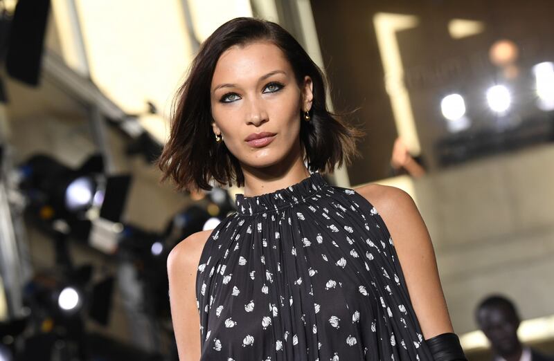 Bella Hadid sexy in passerella, foto 13