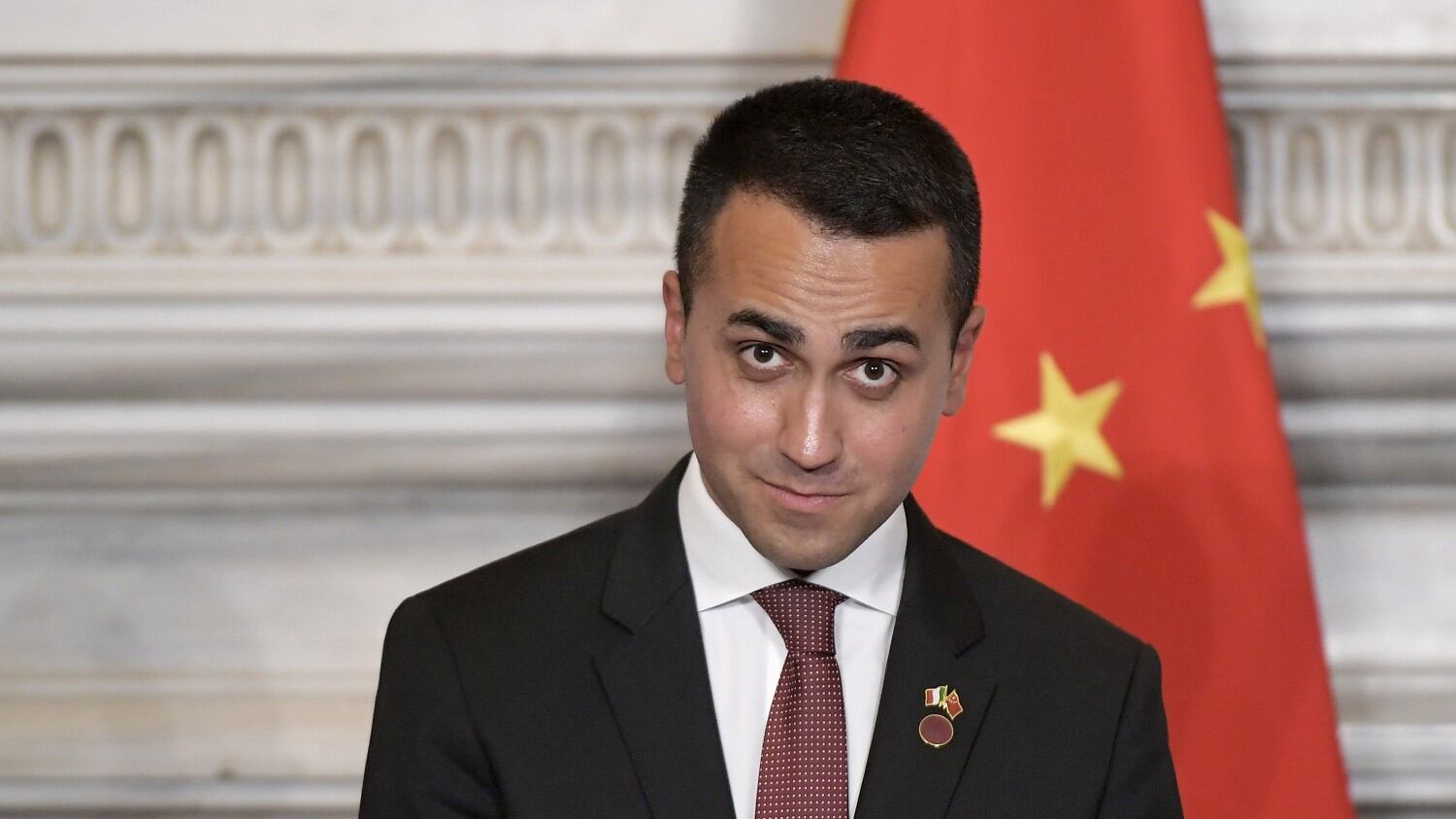 Dopo la passione cinese Di Maio vola tra gli emiri