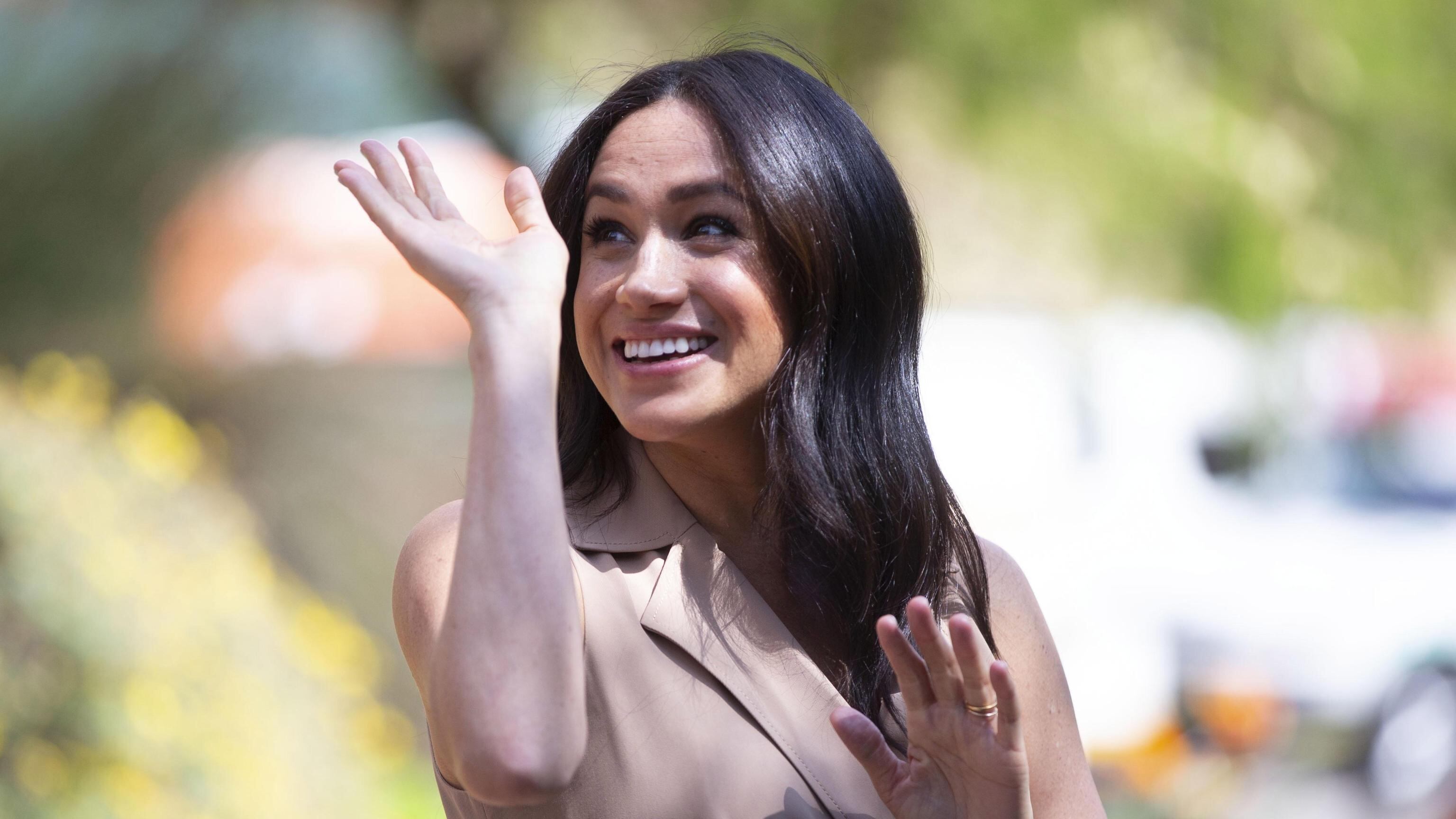 "Ecco i nomi dei razzisti". Spunta la lettera che Meghan scrisse a Carlo III