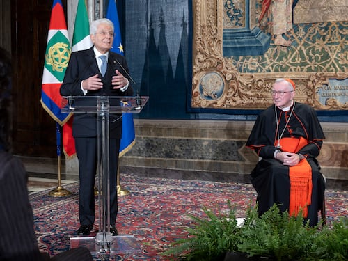 Mattarella: “In tempi non facili il futuro va disegnato dai giovani”