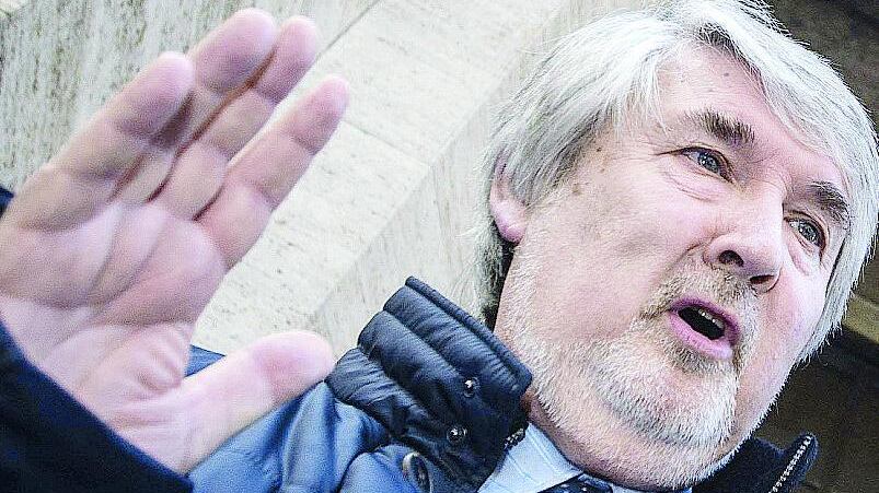 Poletti inguaiato si difende E la coop non perde l'affare