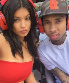 Kylie Jenner mostra il seno su Instagram 11
