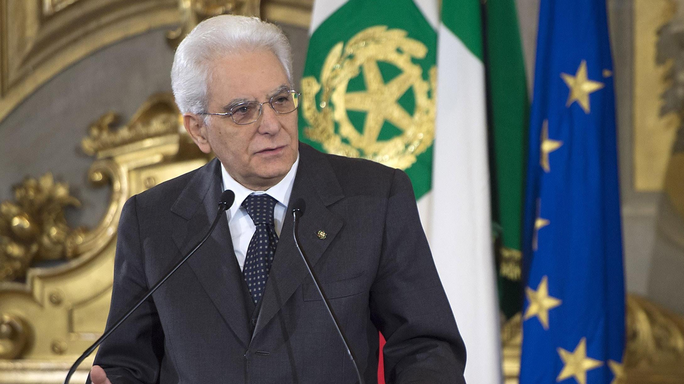 Mattarella rinuncia alla super-pensione