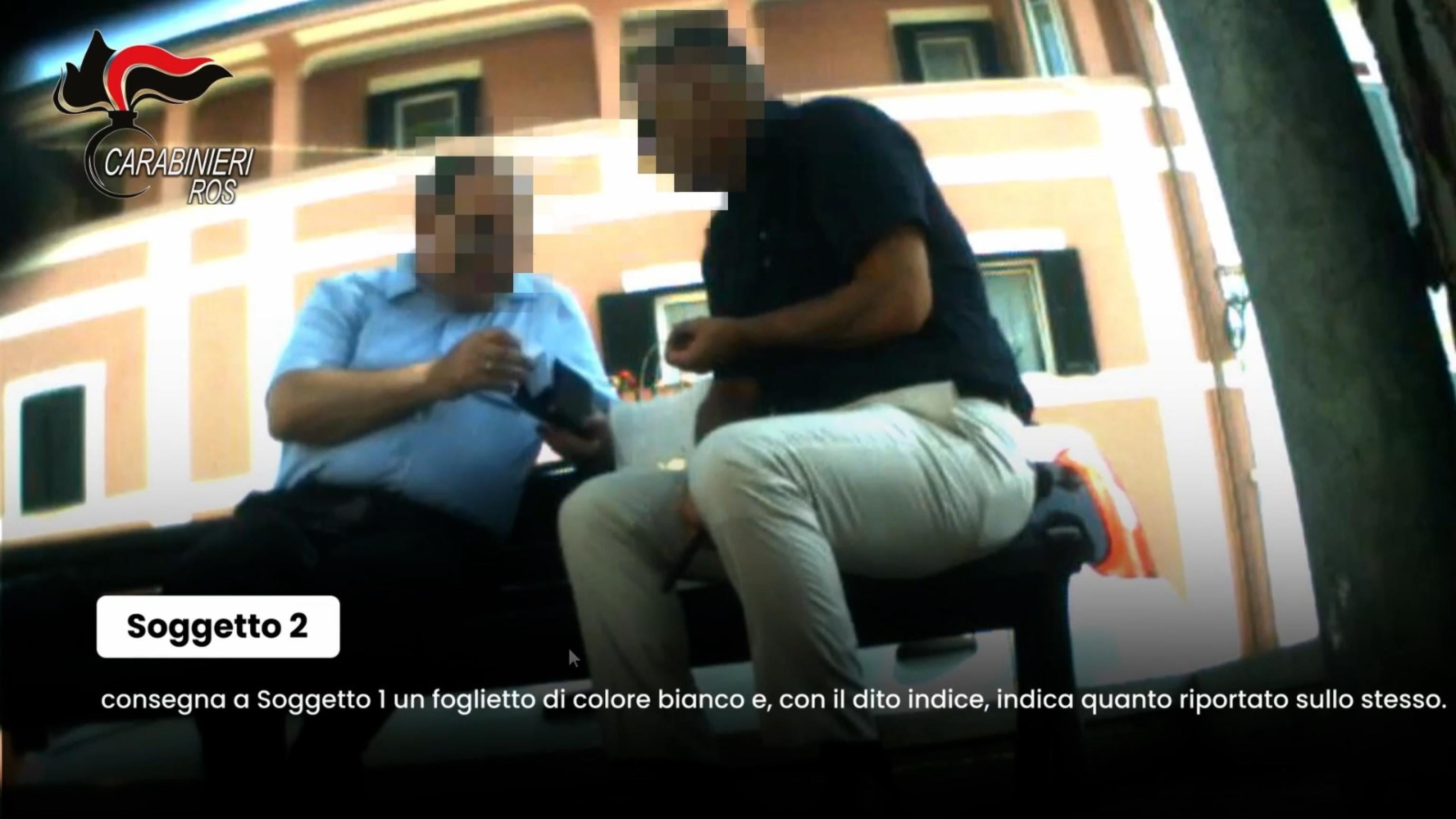 Spie russe ed ex 007 italiani, Roma espelle due addetti militari. Scontro tra ambasciatore e Farnesina: "Ingerenza grave e inaccettabile"