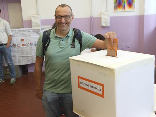 Per Pd e M5s meno voti del referendum