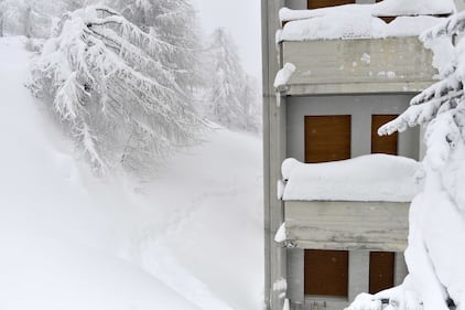 Sestriere, sommersa dalla neve 16